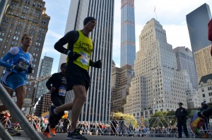 Runners turn onto 59th  St. at mile ~25.5